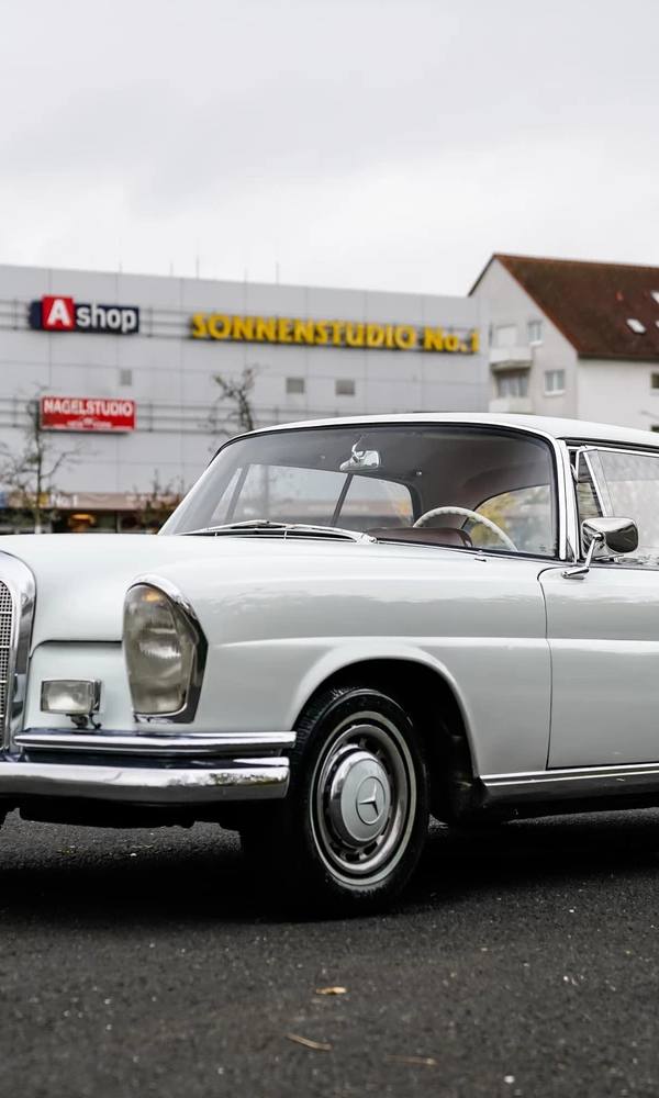 220 SE b (W111)