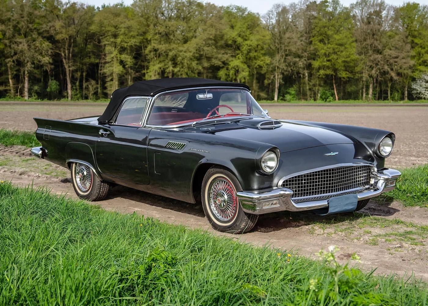 1957 Ford Thunderbird