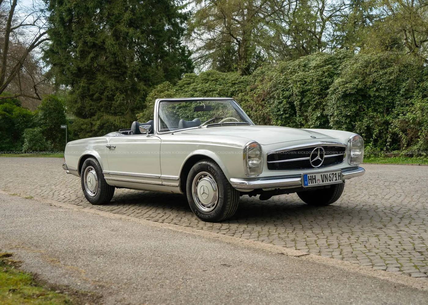 1968 Mercedes Benz 280SL Pagode W113