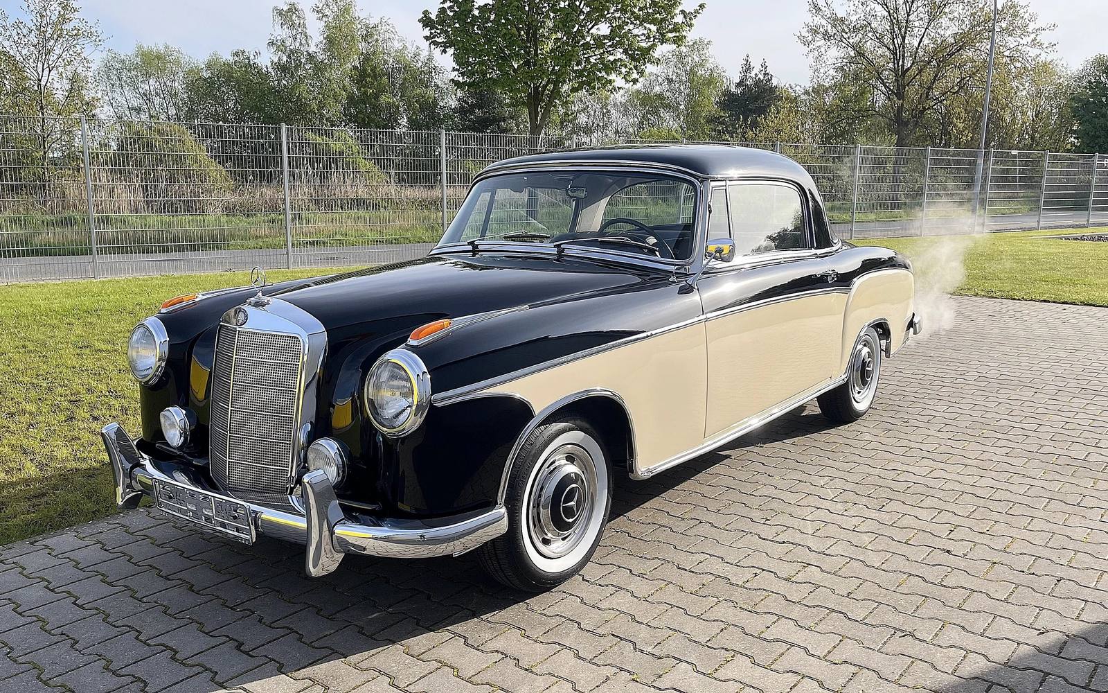 1959 Mercedes Benz W128 220 SE SSD — image 1 of 111