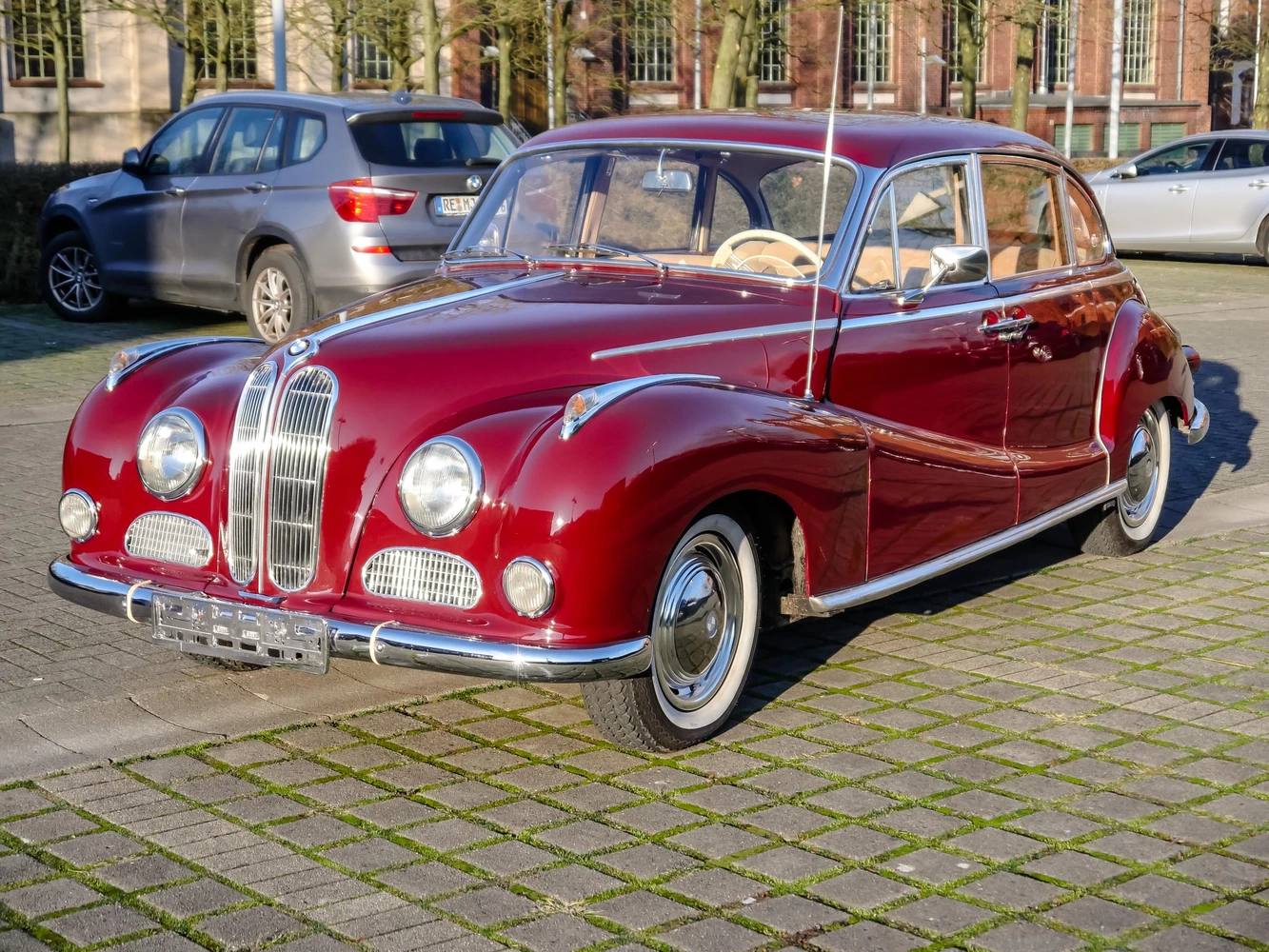 1956 BMW 502 „Barockengel“ — image 1 of 127