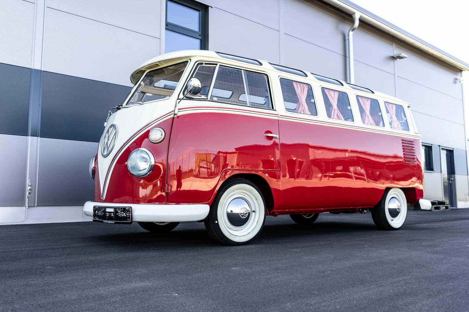 1971 Volkswagen T1 Samba — image 1 of 110