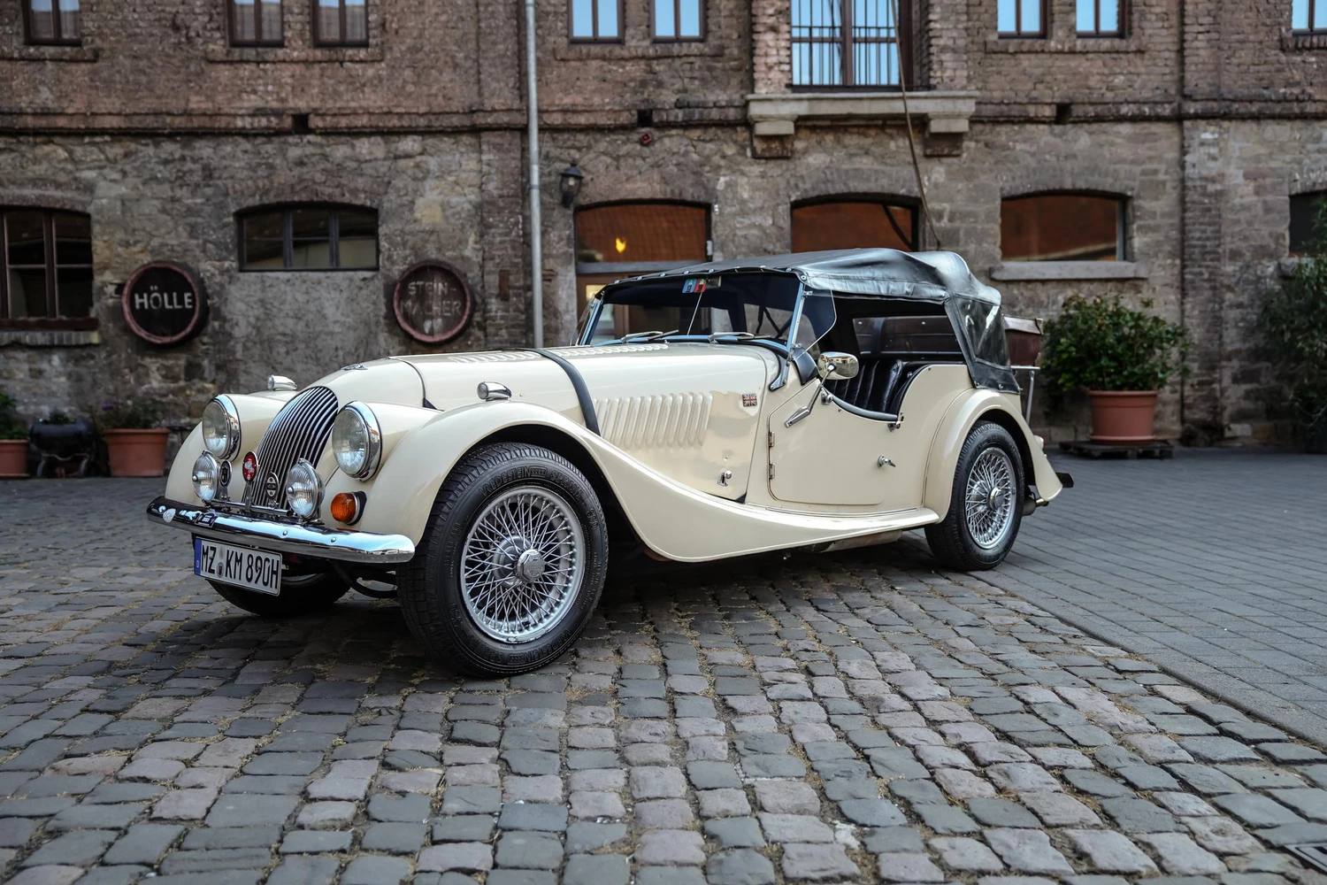 1976 Morgan 4/4 Four Seater — image 1 of 159