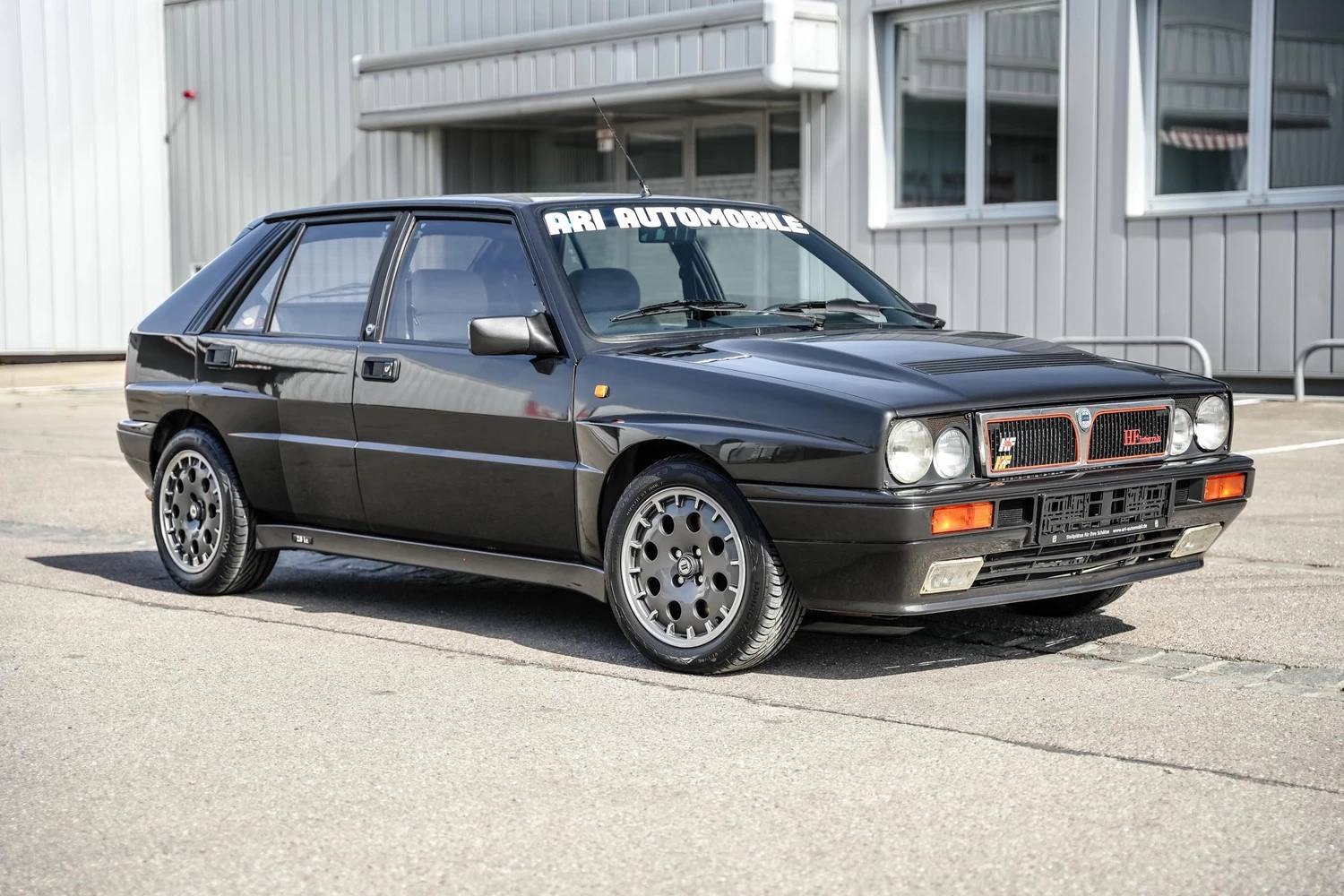 1989 Lancia Delta Integrale 16V — image 1 of 118