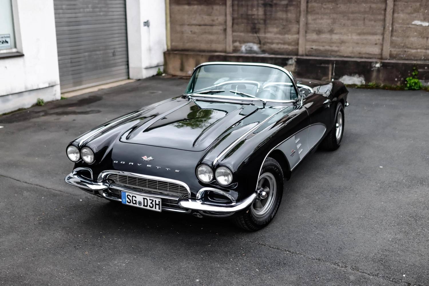 1961 Chevrolet Corvette C1 — image 1 of 136